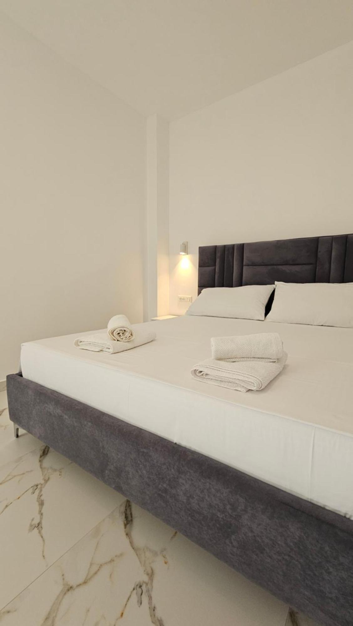 Blue Mare Apartments ซารานเดอ ภายนอก รูปภาพ